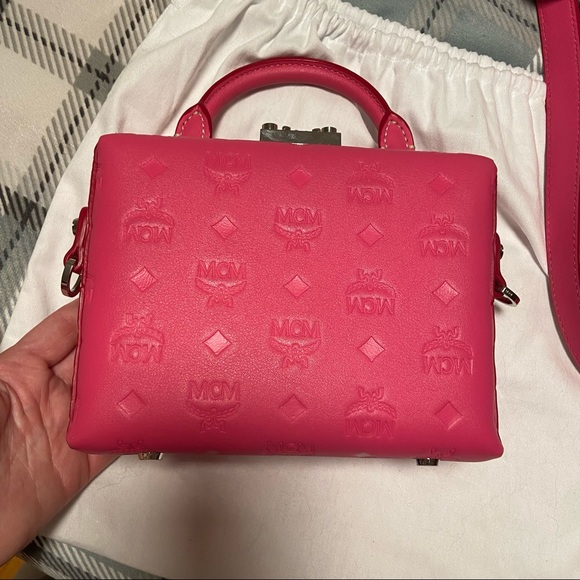 MCM logo embossed crossbody bag - Picture 5 of 16